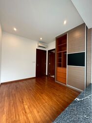 Holland Link (D10), Terrace #583549171